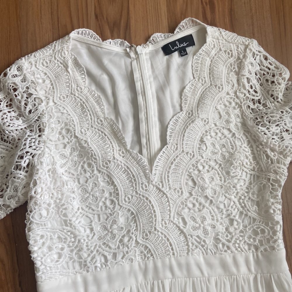 Lulu’s White dress - Picture 2 of 4
